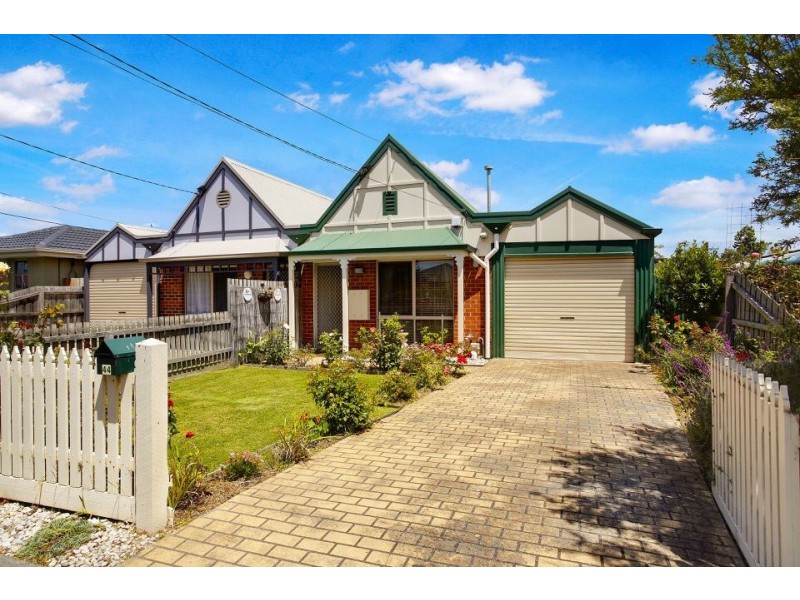 44 Glenelg Drive, Clayton South VIC 3169