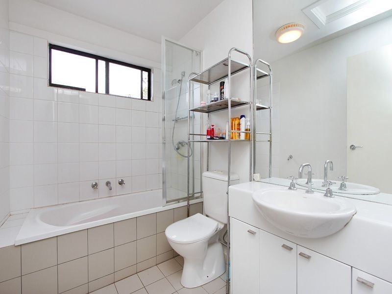 25c Browns Road, Clayton VIC 3168