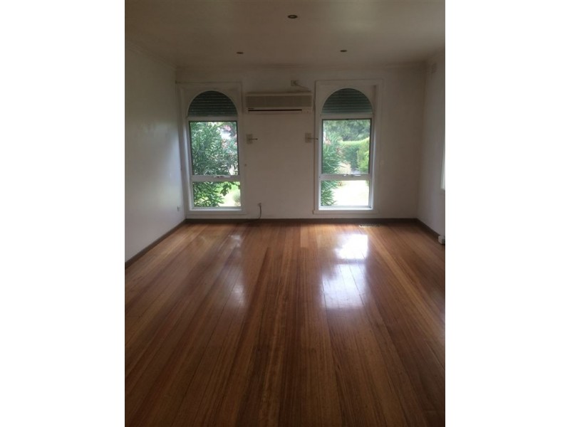 4 Luton Place, Clayton South VIC 3169