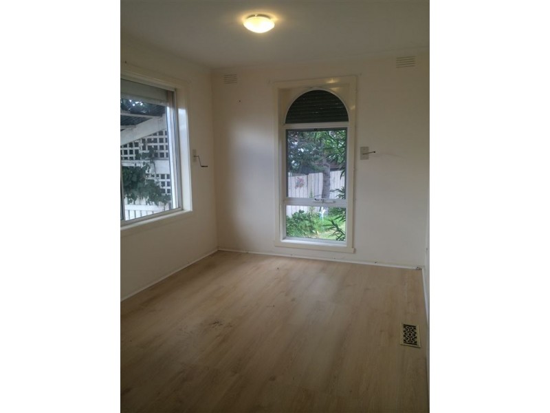 4 Luton Place, Clayton South VIC 3169