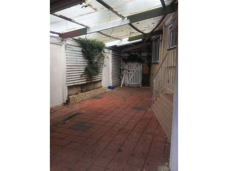 4 Luton Place, Clayton South VIC 3169