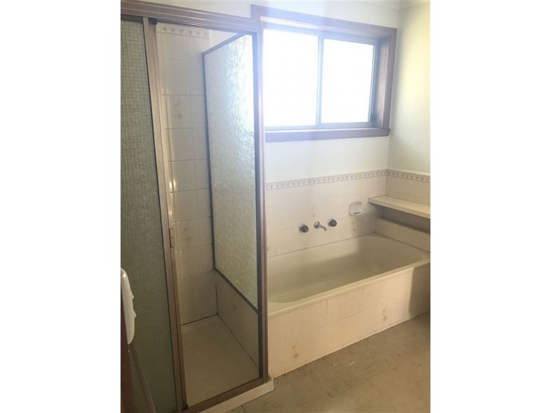 4 Meadow Court, Dingley Village VIC 3172