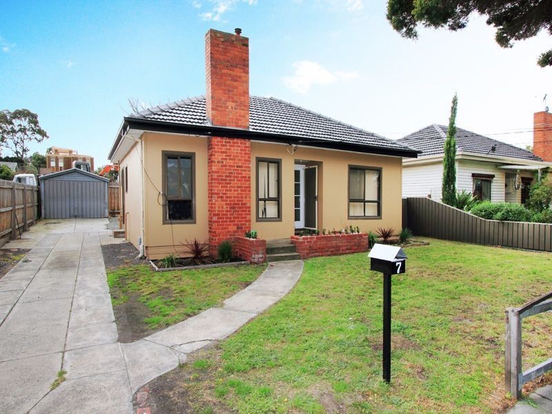7 Bond Street, Clayton South VIC 3169