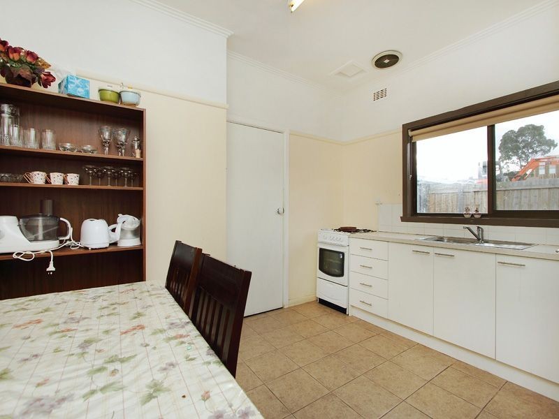 7 Bond Street, Clayton South VIC 3169