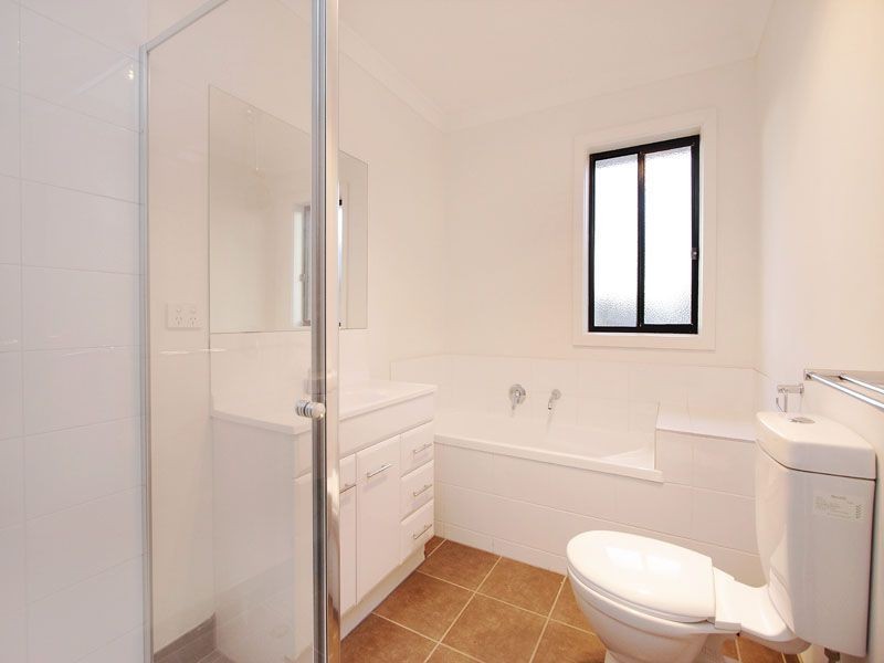 2/27-29 Golden Grove, Springvale South VIC 3172