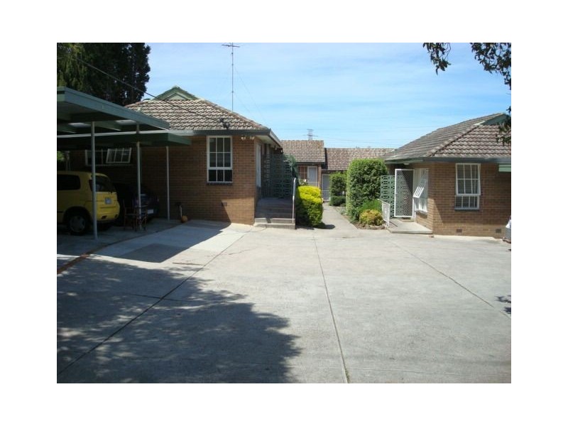 2/4 Waverley Road, Chadstone VIC 3148