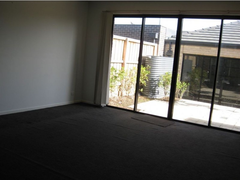 9 Evergreen Boulevard, Clayton South VIC 3169