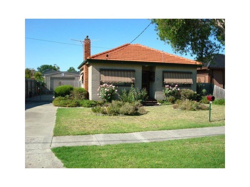 4 Maltarra Street, Clayton VIC 3168