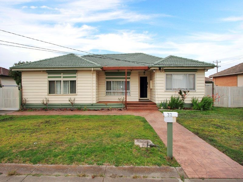 32 Bevan Avenue, Clayton South VIC 3169