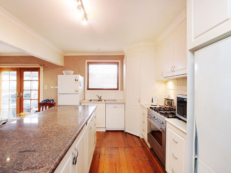 32 Bevan Avenue, Clayton South VIC 3169