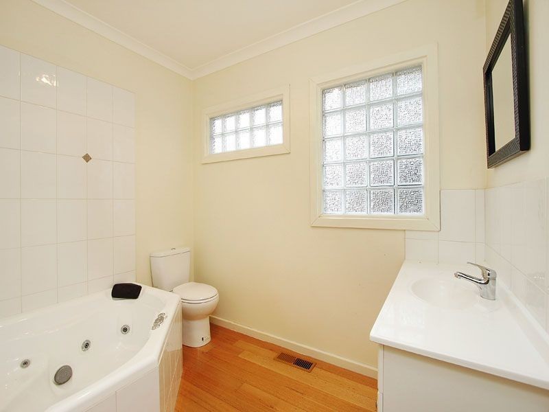 32 Bevan Avenue, Clayton South VIC 3169