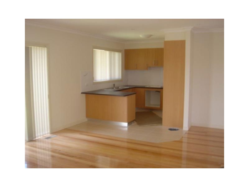 2/16 Prince Charles Street, Clayton VIC 3168