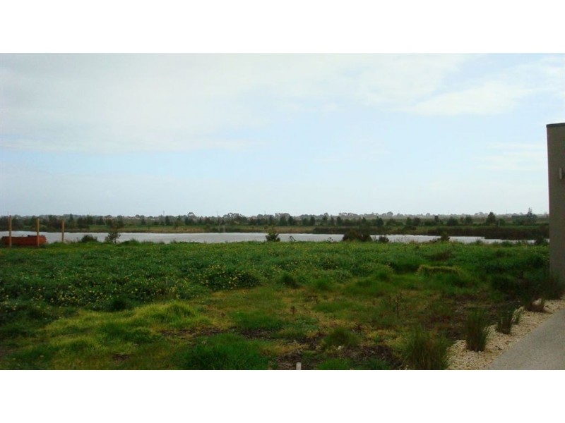 11 Barmah Place, Waterways VIC 3195