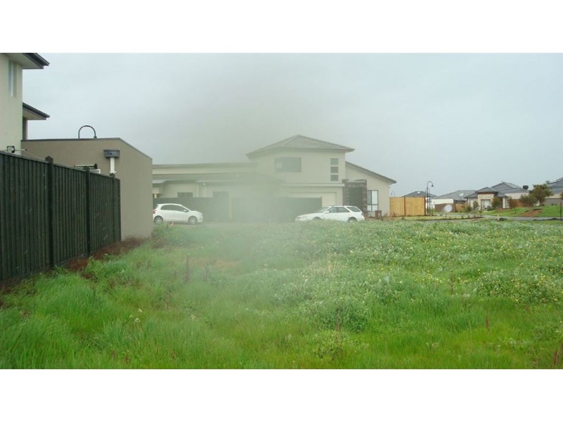 11 Barmah Place, Waterways VIC 3195