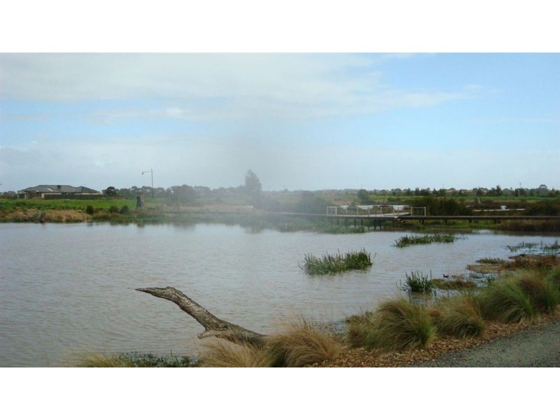 11 Barmah Place, Waterways VIC 3195