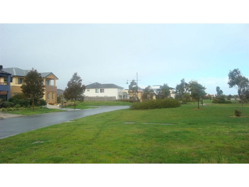 11 Barmah Place, Waterways VIC 3195