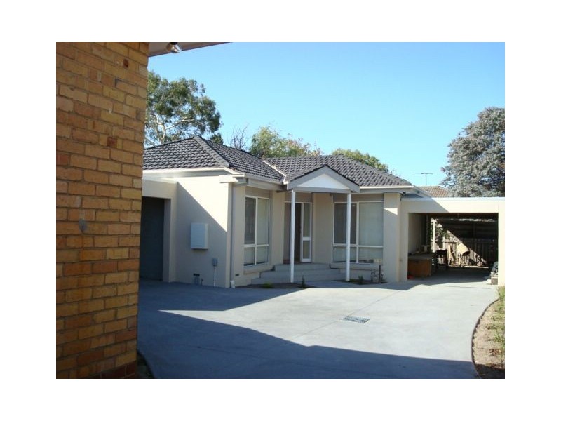 2/10 Tudor Street, Bentleigh East VIC 3165