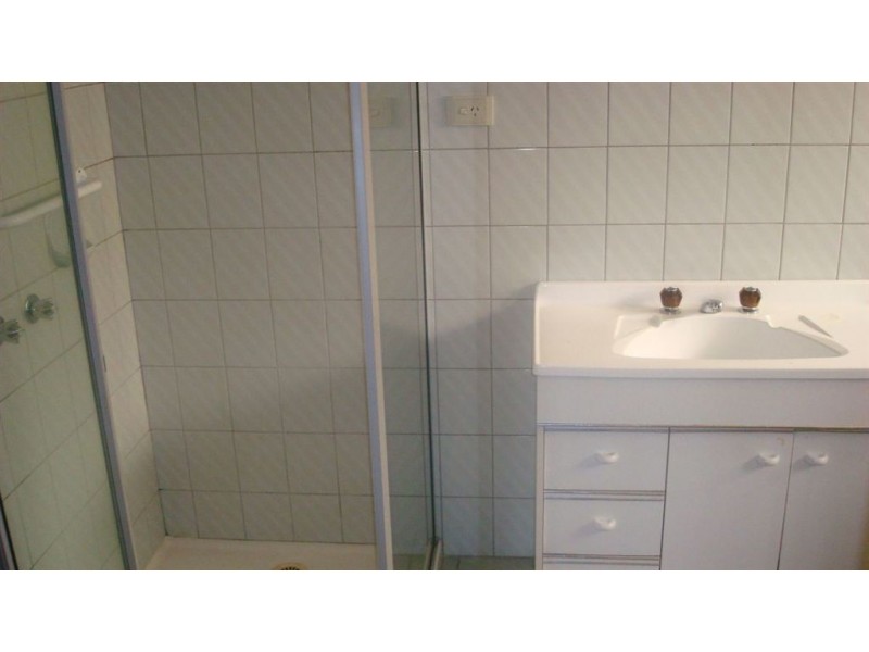 2/15 Railway Parade, Seaford VIC 3198