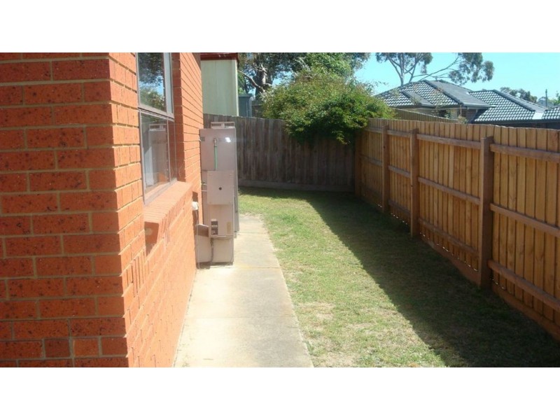 2/15 Railway Parade, Seaford VIC 3198