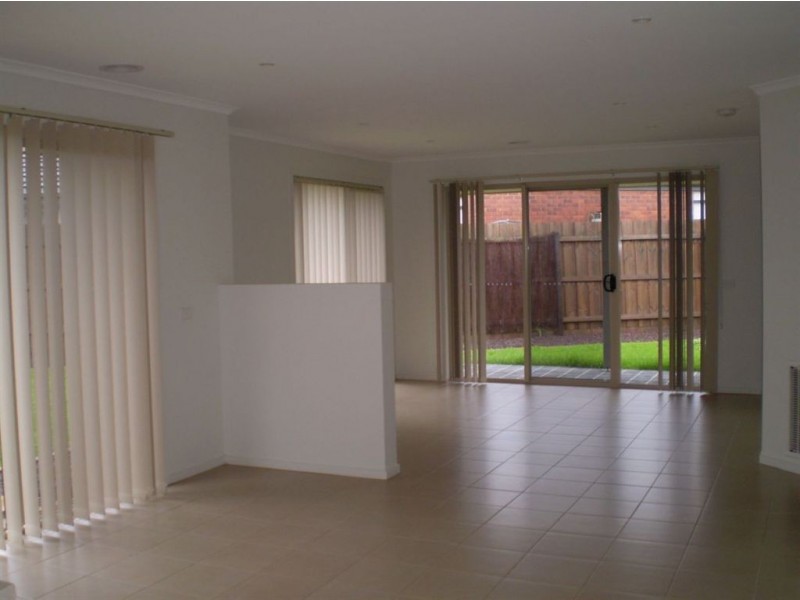 6 Chin Court, Berwick VIC 3806