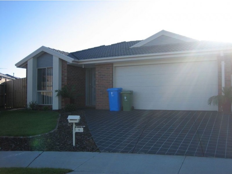 6 Chin Court, Berwick VIC 3806