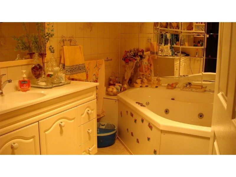 30 Oakes Avenue, Clayton South VIC 3169