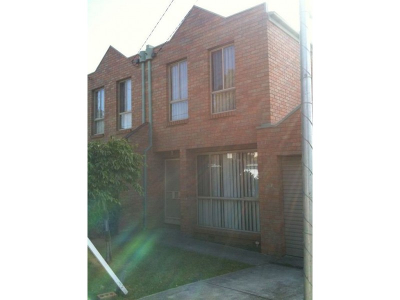 2/8 Arnott Street, Clayton VIC 3168