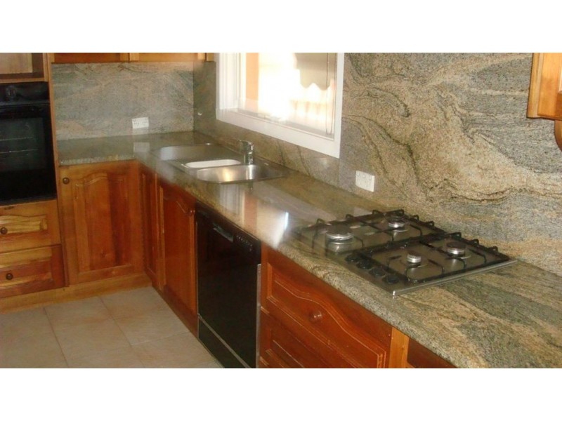 2/1340 Dandenong Road, Hughesdale VIC 3166