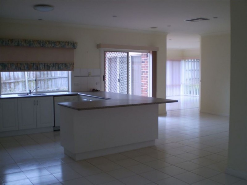4 John Fisher Drive, Berwick VIC 3806