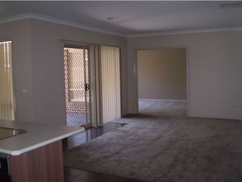 10 Gladys Court, Berwick VIC 3806