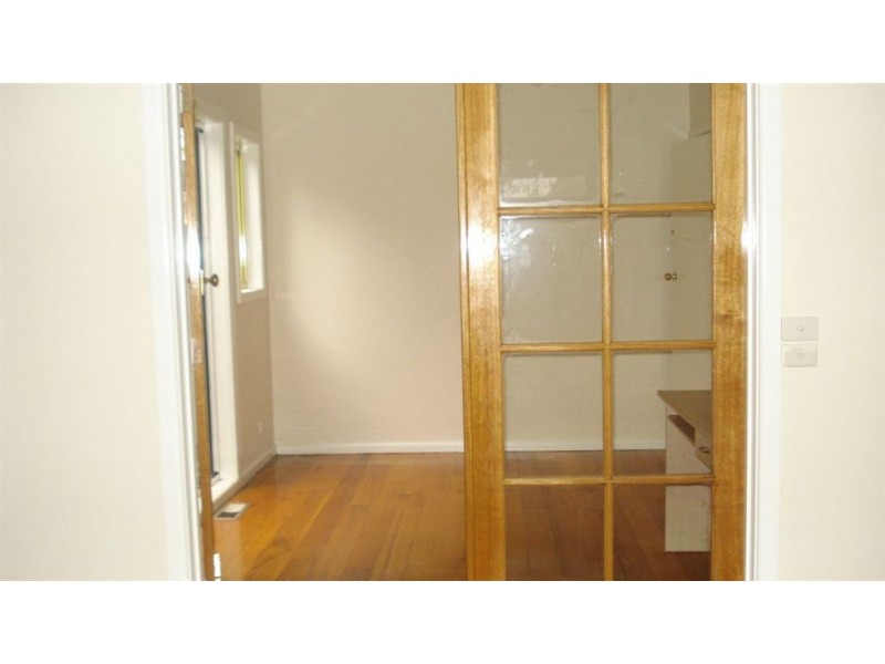 7 Cambro Road, Clayton VIC 3168
