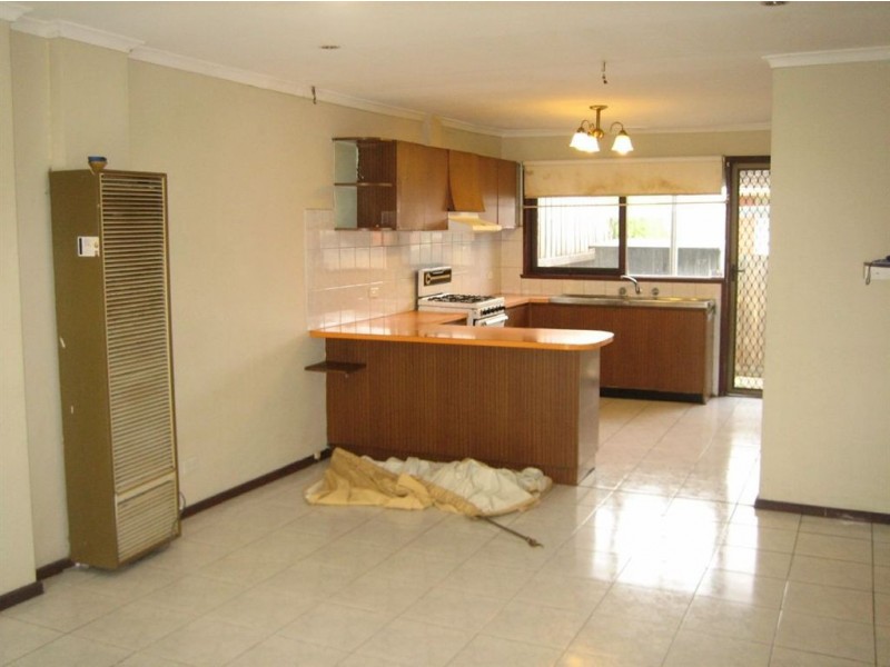 4/15 Oakes Avenue, Clayton South VIC 3169