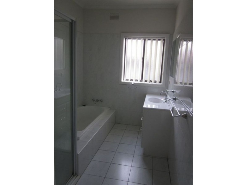 27 Prince Charles Street, Clayton VIC 3168