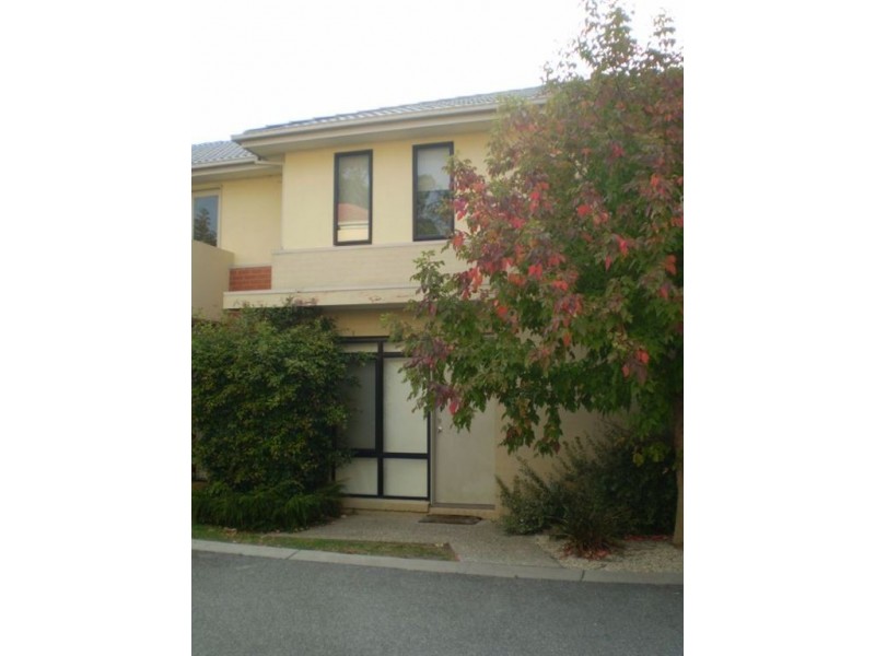 8 Shady Mews, Clayton VIC 3168