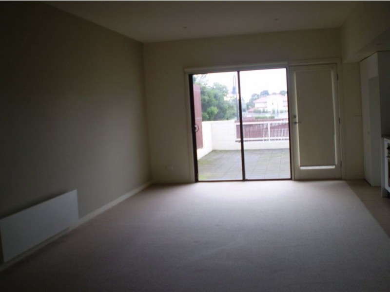 8 Shady Mews, Clayton VIC 3168