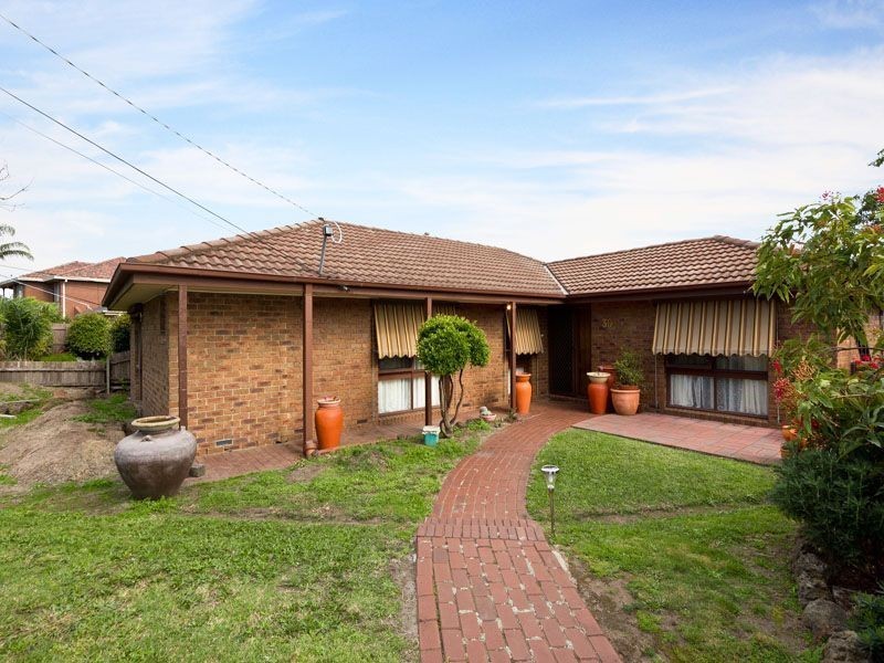 39 Tarago Crescent, Clayton South VIC 3169