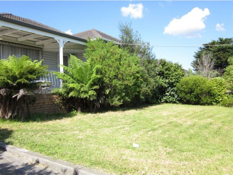 18 Colin Road, Clayton VIC 3168
