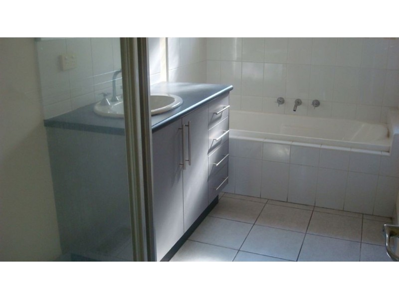 2/3 Koonawarra Street, Clayton VIC 3168