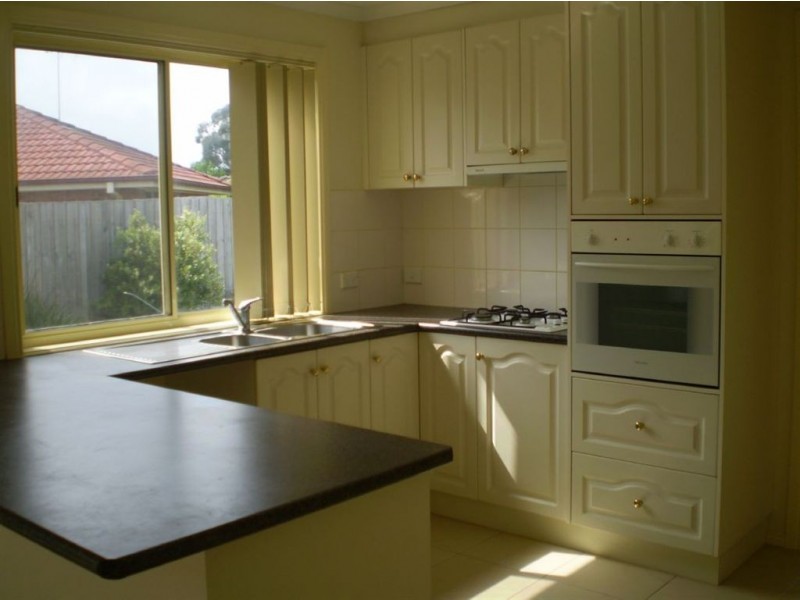 42 Cobblestone Avenue, Narre Warren South VIC 3805