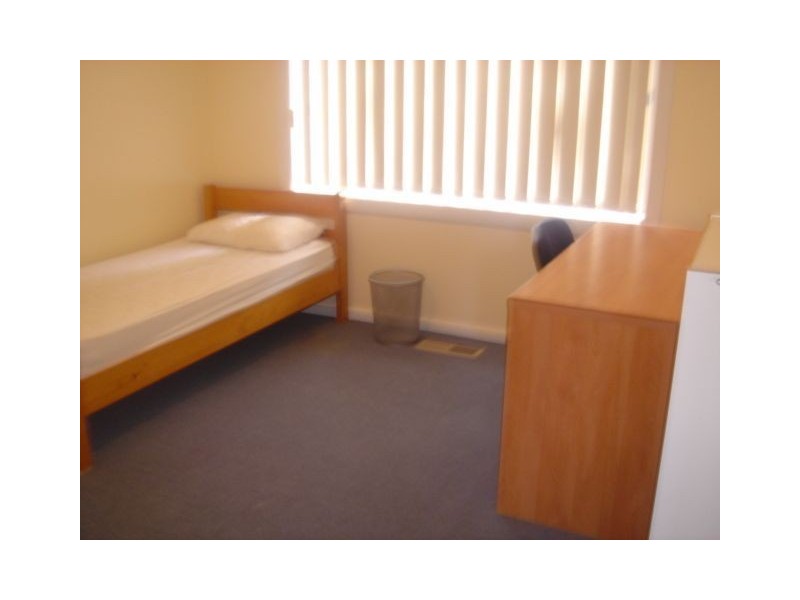 1/27 CAMBRO ROAD, Clayton VIC 3168