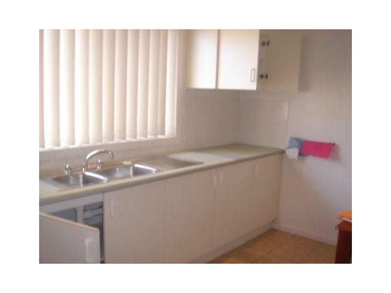 1/27 CAMBRO ROAD, Clayton VIC 3168