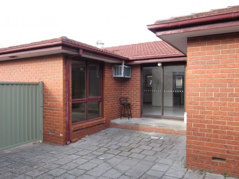 26 MURCHISON CRESCENT, Clayton South VIC 3169