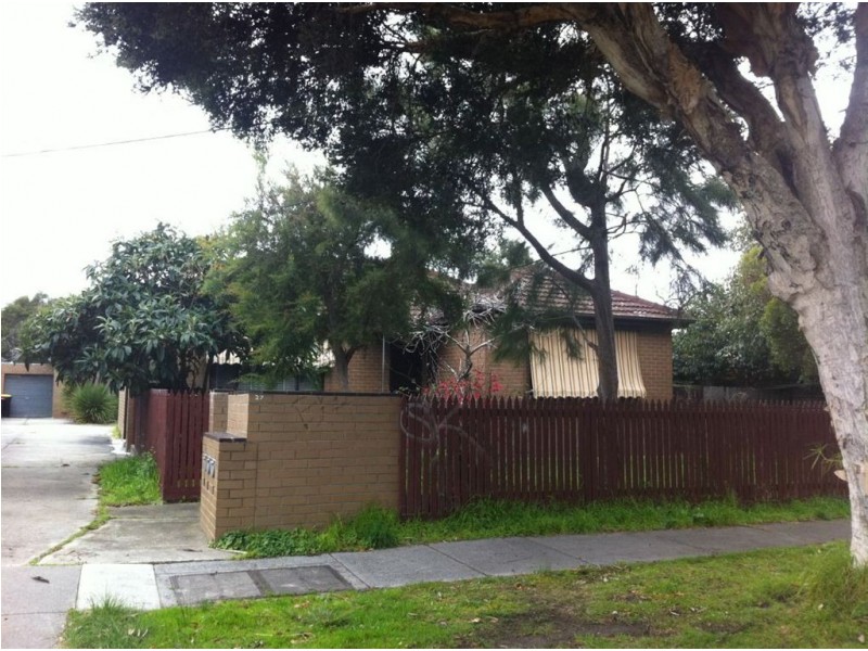 1/27 Main Road, Clayton South VIC 3169