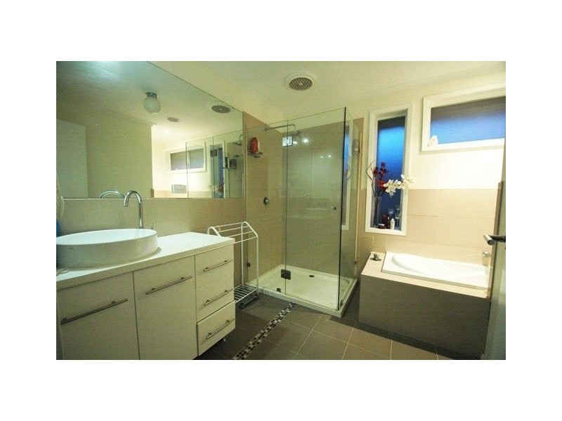 385 Corrigan Road, Keysborough VIC 3173