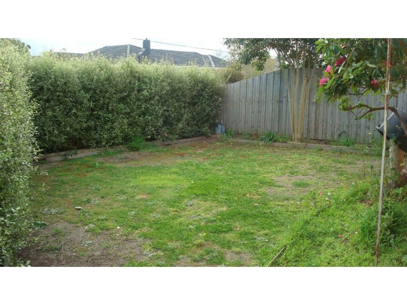 1/18 Leumear Street, Oakleigh East VIC 3166