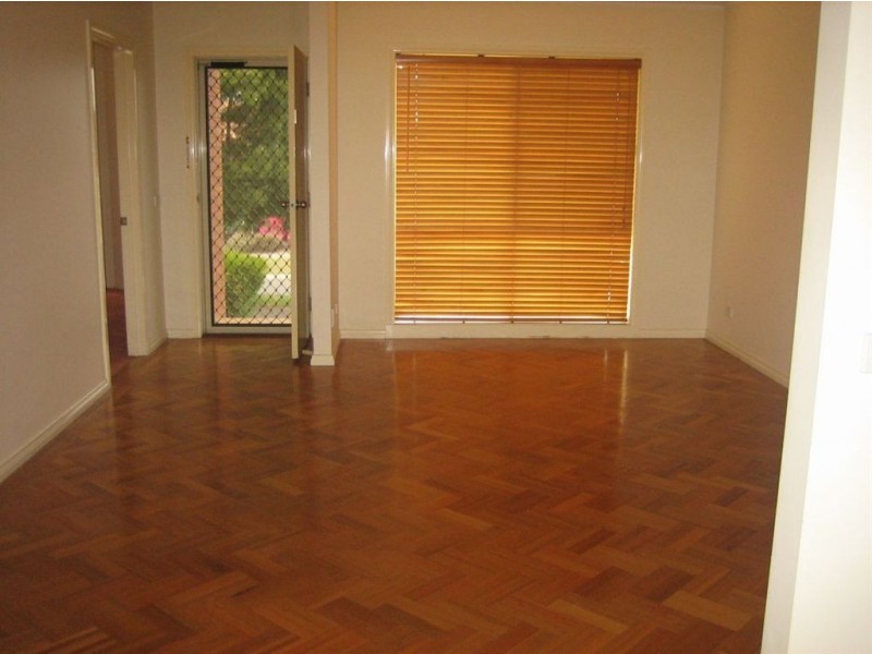 1/10 Glenn Erin Way, Berwick VIC 3806