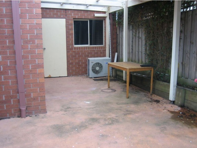 1/10 Glenn Erin Way, Berwick VIC 3806
