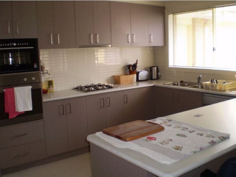 5 Donohue Street, Cranbourne East VIC 3977