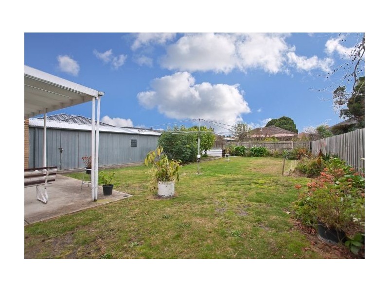 15 Merlyn Avenue, Clayton South VIC 3169