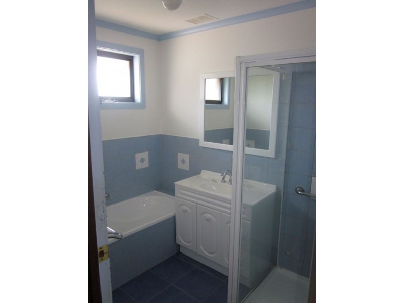 3/2 Oakes Avenue, Clayton South VIC 3169